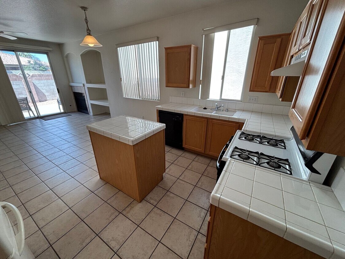 Foto del edificio - Beautiful 3Bed/2Bath Single Story Home loc...