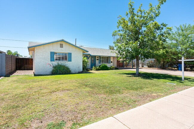 Foto del edificio - Greeat Single family home in Tempe! Close to ASU!