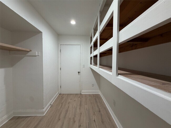 Foto del edificio - 13419 Candleshade Ln