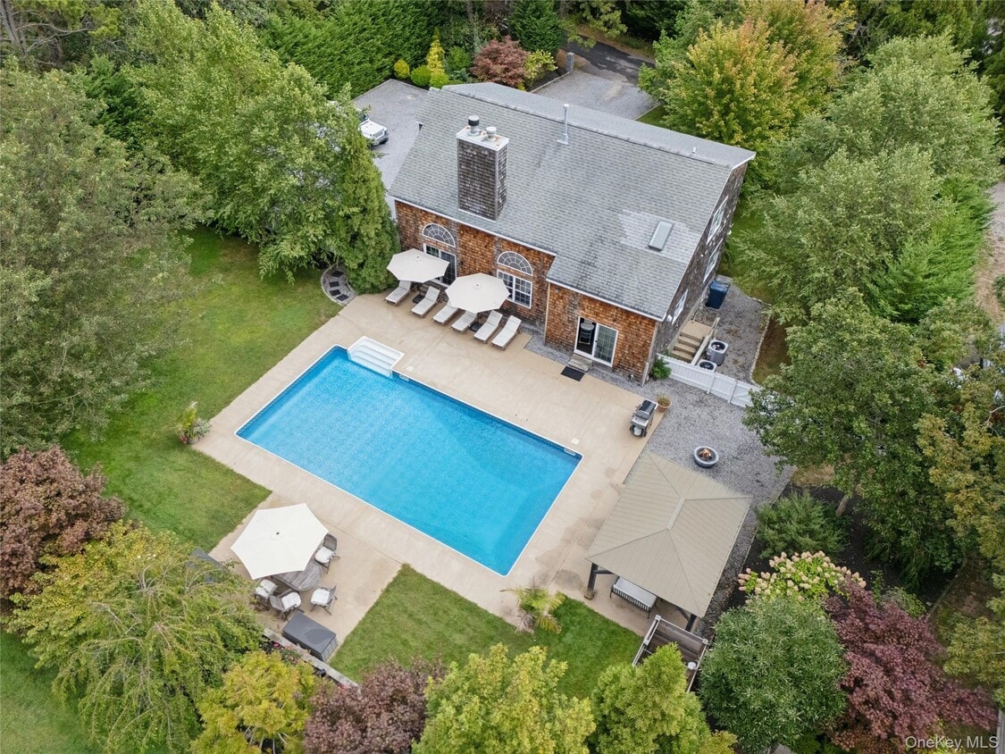 Primary Photo - 138 North Rd