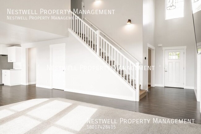 Building Photo - Custom-Built Dream Home with Stunning View...