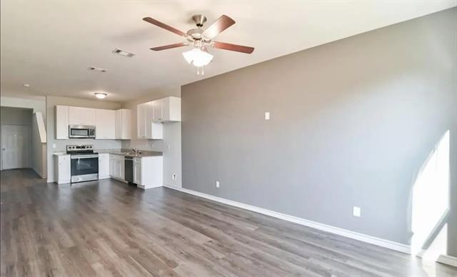 Foto del edificio - 3208 S Cherry Ln