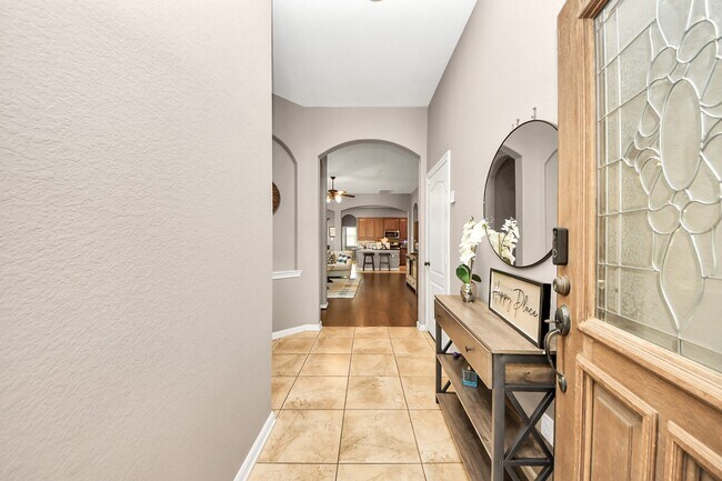 Foto del edificio - 6810 Hunters Trace Ln