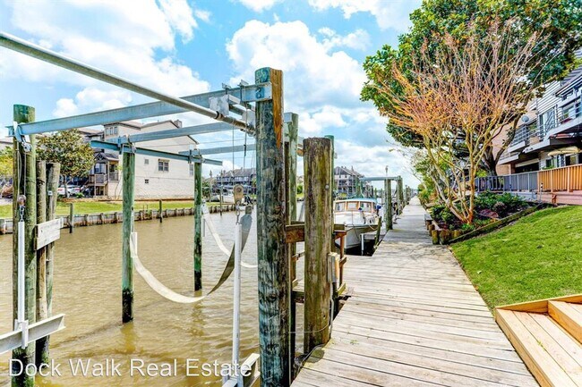 Building Photo - 3 br, 3.5 bath House - 18313 Sandy Cove