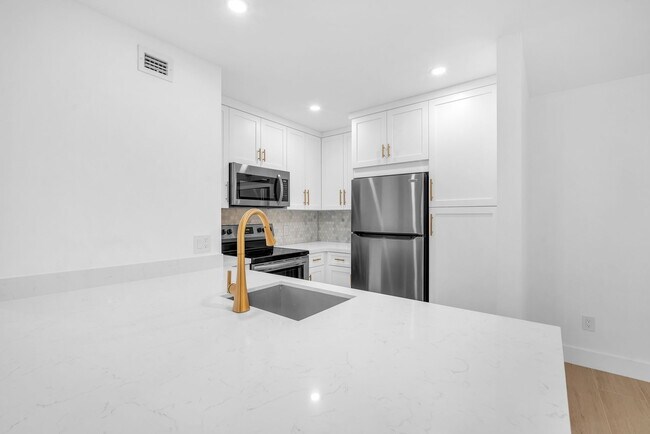 Building Photo - 7915 SW 86th St