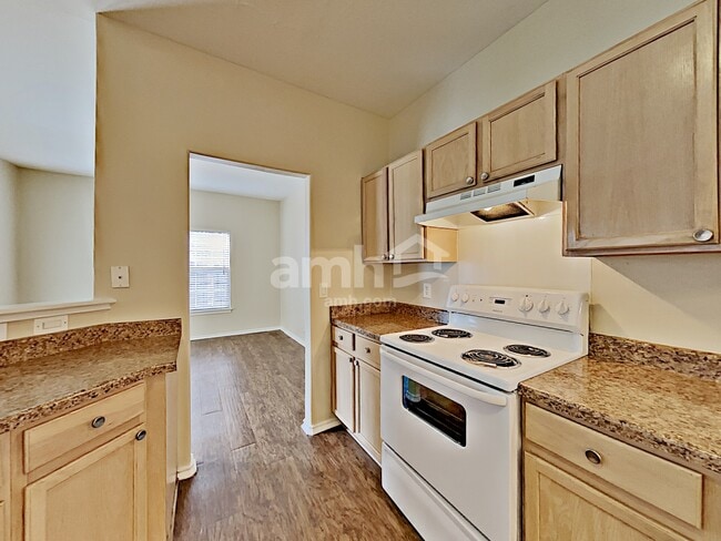 Foto del edificio - 12202 Gwendolen Dr