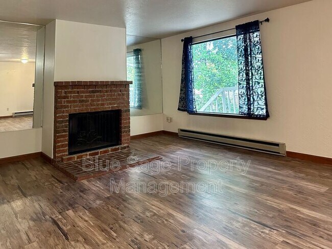 Foto del edificio - 110 Leslie Ln