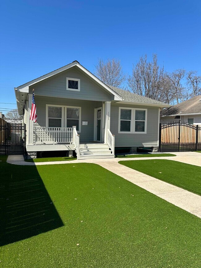 Photo - 1105 Tulane St House