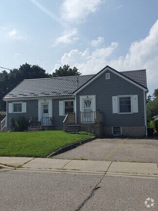Building Photo - 6 Oliver Av