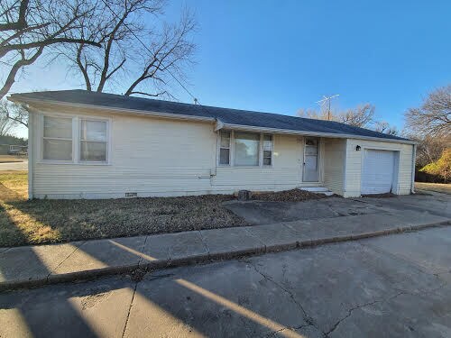 Primary Photo - 520 W 10th Ave