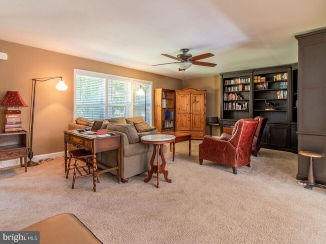 Building Photo - 21650 Beauchamp Ln