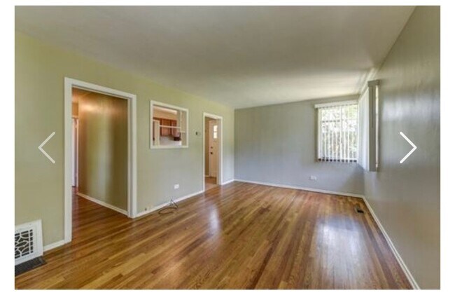 Living room - 2375 S Lafayette St