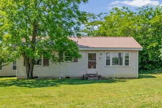 Building Photo - 400 Highland Cir