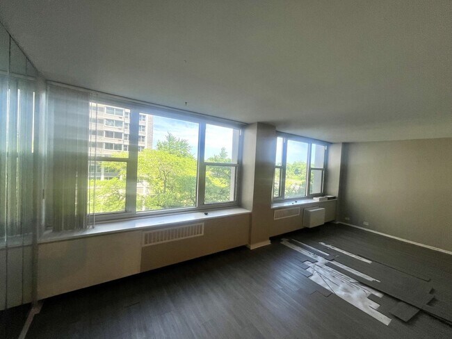 Foto del edificio - 4250 N Marine Dr