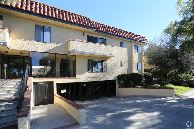 Foto del edificio - 3414 Jasmine Ave