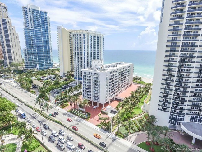 Foto del edificio - 17275 Collins Ave