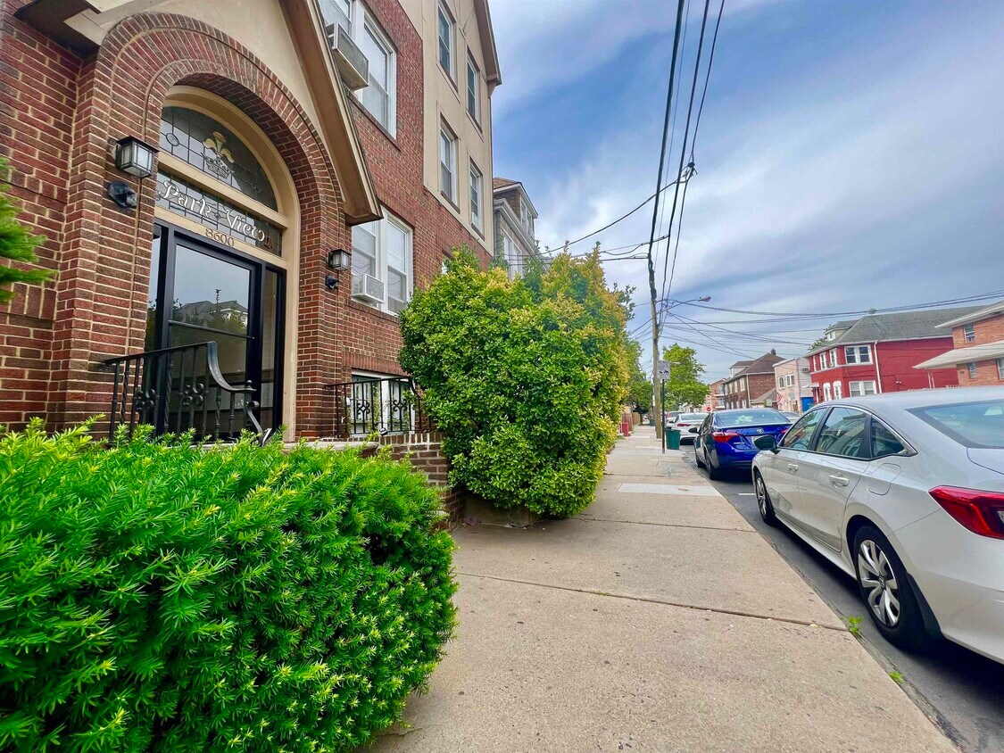 8600 1st Ave Unit A2, North Bergen, NJ 07047 Condo for Rent in North