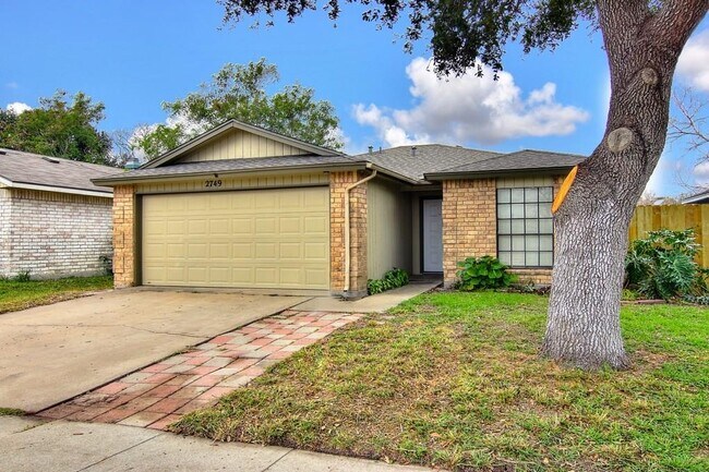 Building Photo - 2749 Allencrest Dr