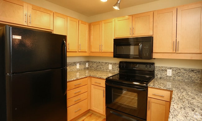 Building Photo - Perry Street Lofts