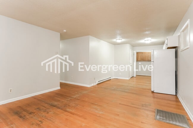 Building Photo - 808 Gordon St