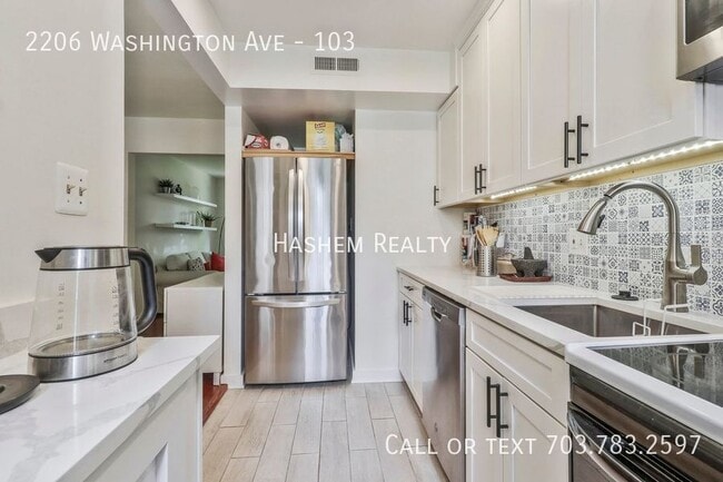 Building Photo - 2206 Washington Ave