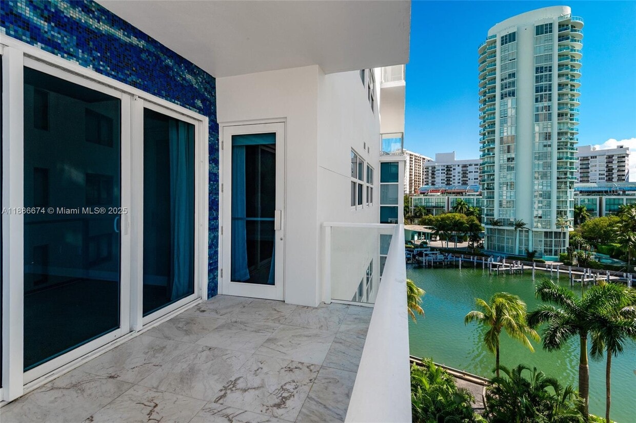 Foto principal - 6103 Aqua Ave