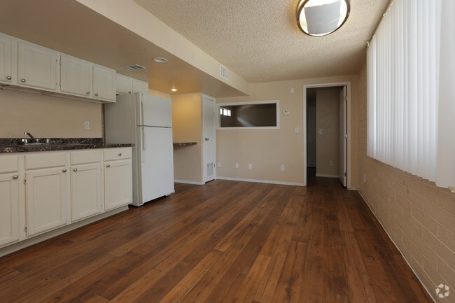 Foto principal - Montclair Apartments