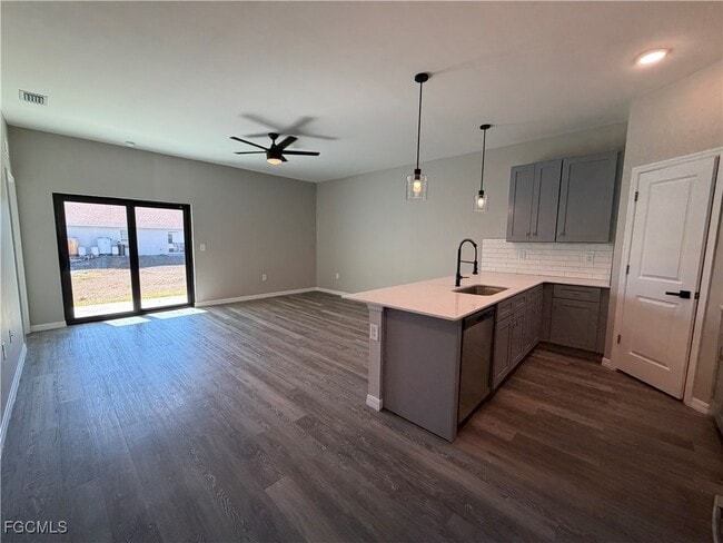 Foto del edificio - 5205-5207 30th St SW