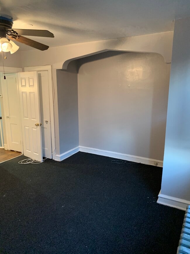 Master bed room - 211 Laveer St