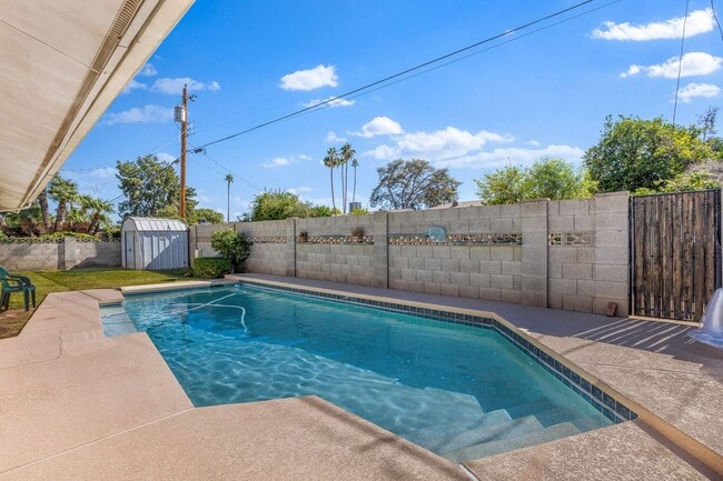 Foto del edificio - Spacious 4BR Tempe Home with Private Pool Near ASU