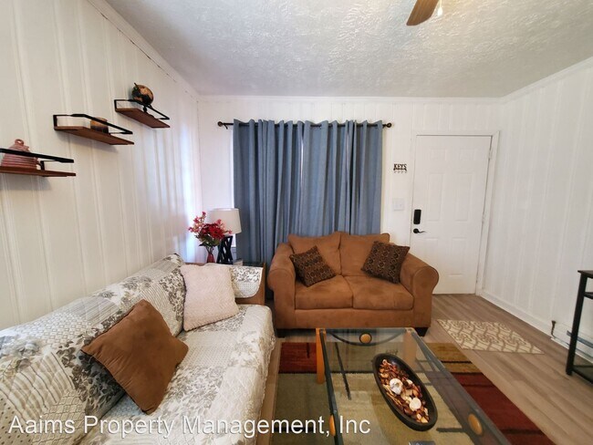 Building Photo - 2 br, 1 bath House - 414-B Lake Avenue