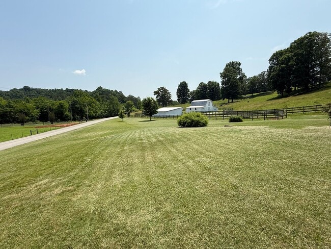 Building Photo - 2459 Middlesettlements Rd