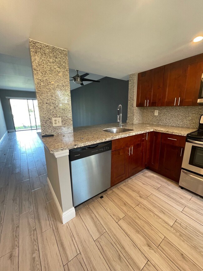 Foto del edificio - 5200 NW 33rd St