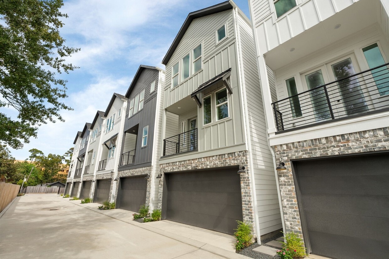 Primary Photo - 717 Janisch Rd