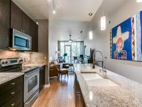 Building Photo - 2950 McKinney Ave