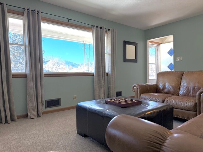 Photo - 645 N 30th St House