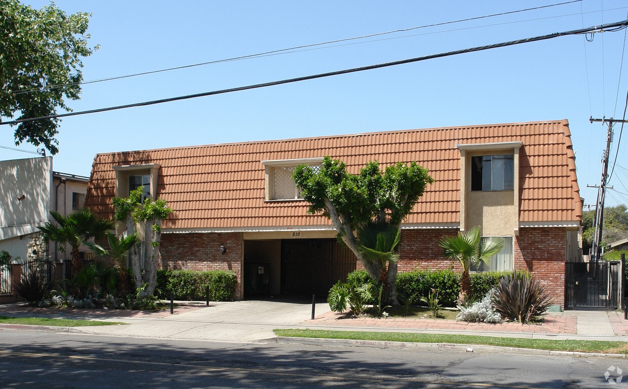 Building Photo - 510 S Flower St