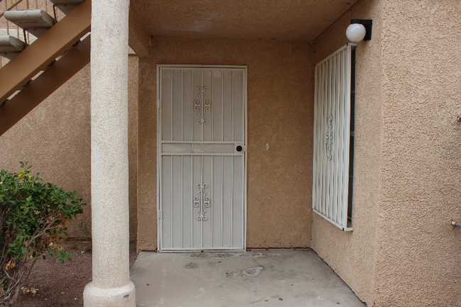 Building Photo - 1830 N Pecos Rd