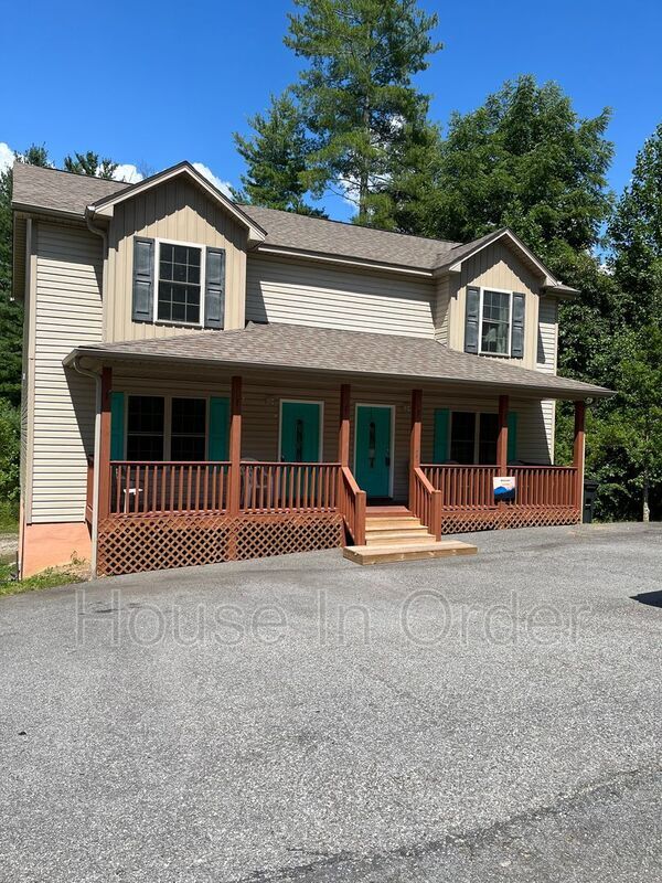 7 Sirenas Wy Unit A, Fletcher, NC 28732 Condo for Rent in Fletcher