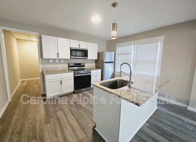 Building Photo - 248 Linden Ave SW