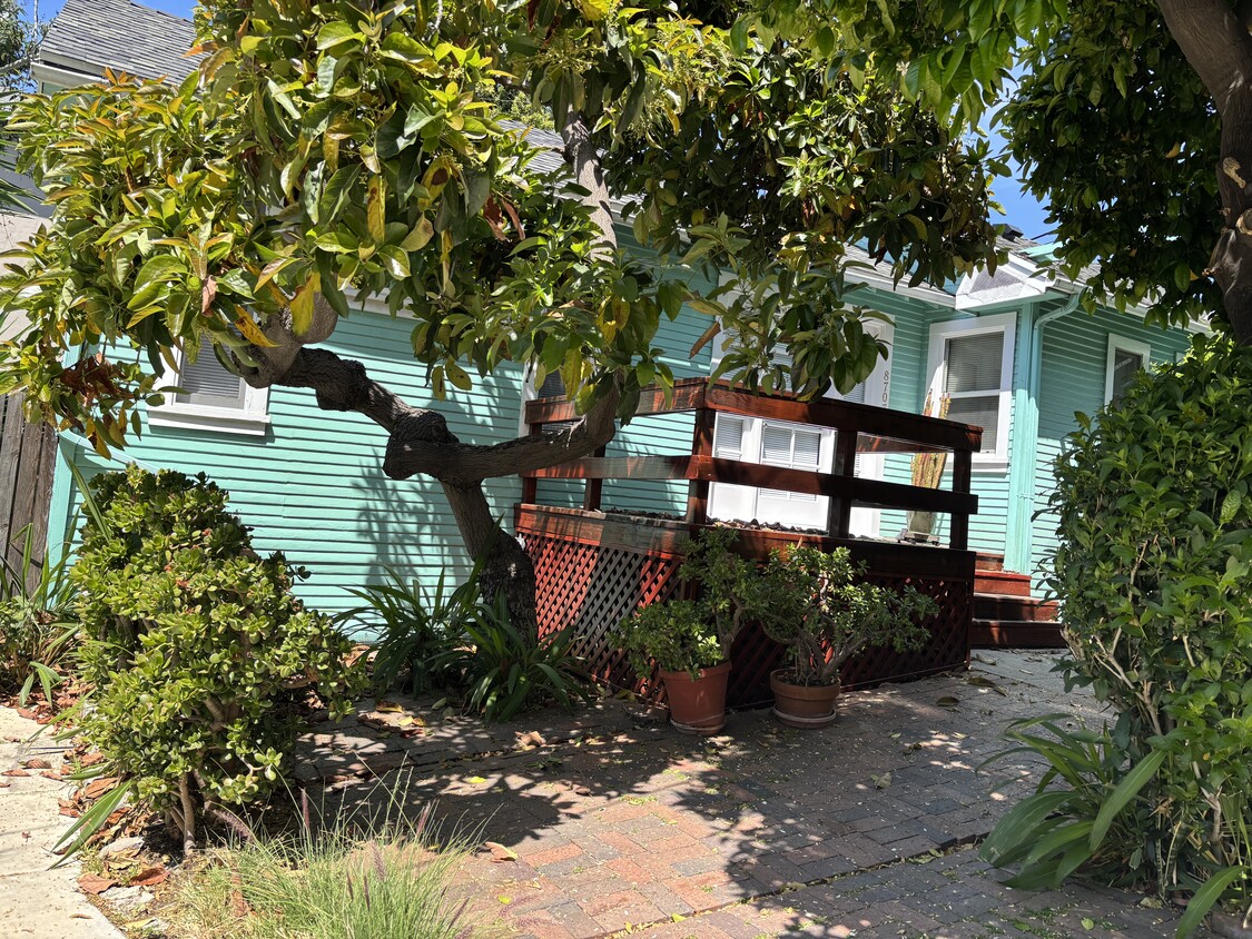 Foto principal - 8707 W Knoll Dr