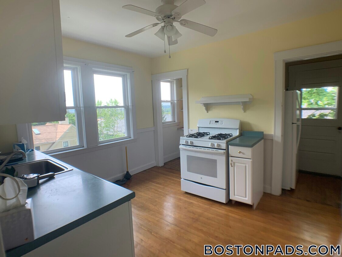 Primary Photo - 23 Edison Ave