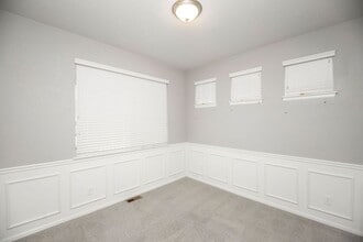 Building Photo - 2121 Cutting Horse Dr
