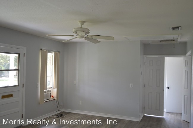 Building Photo - 3 br, 2 bath House - 809 N Shore Dr