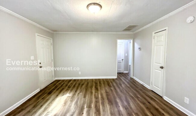 Foto del edificio - 2168 Rexford Dr