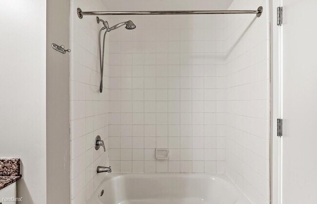 Building Photo - 1 br, 2 bath Condo - 500 John F Kennedy Blvd