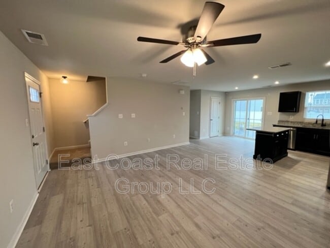 Building Photo - 216 Salida Trl