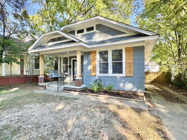 Photo - 666 Landis St House