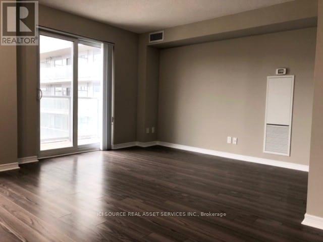 Photo du bâtiment - 352 Front St W