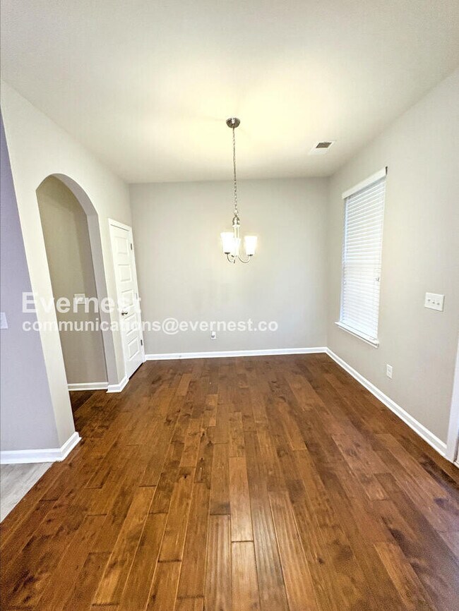 Foto del edificio - 313 Lossie Ln